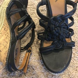 MIA girl wedges